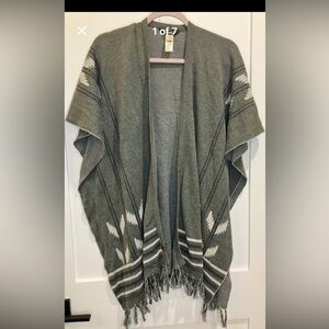 Roots Women's one size blanket sweater/ poncho